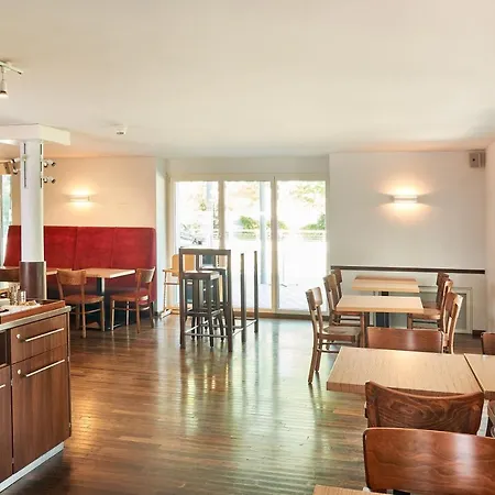 Apart-Hotel Zurich Airport-2
